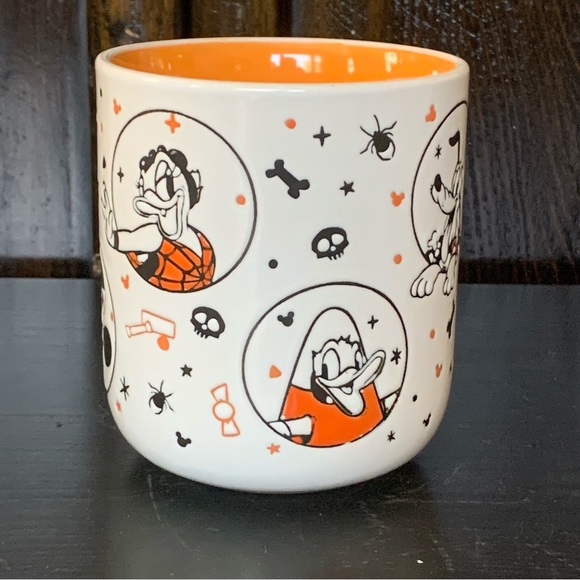 Disney Halloween Mug - Mickey & Minnie Donald & Daisy Pluto & Goofy - Picture 4 of 10